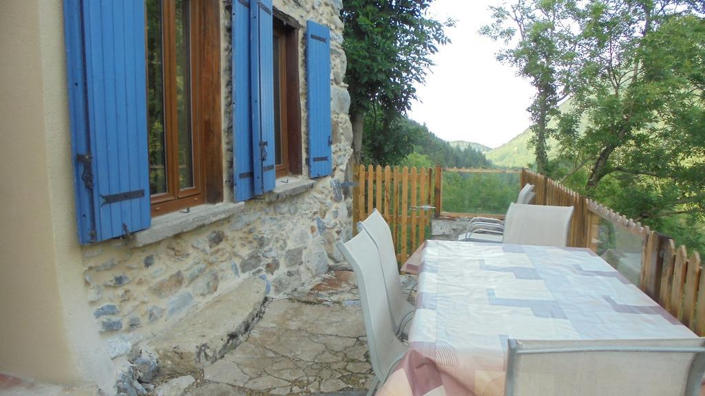 Le Paradoxe Des Pyrenees Holiday home Montferrier